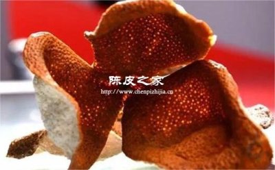 从油室、台风疤和猪鬃纹辨别真伪新会陈皮